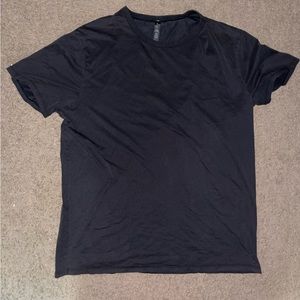men’s lululemon fundamental t shirt!